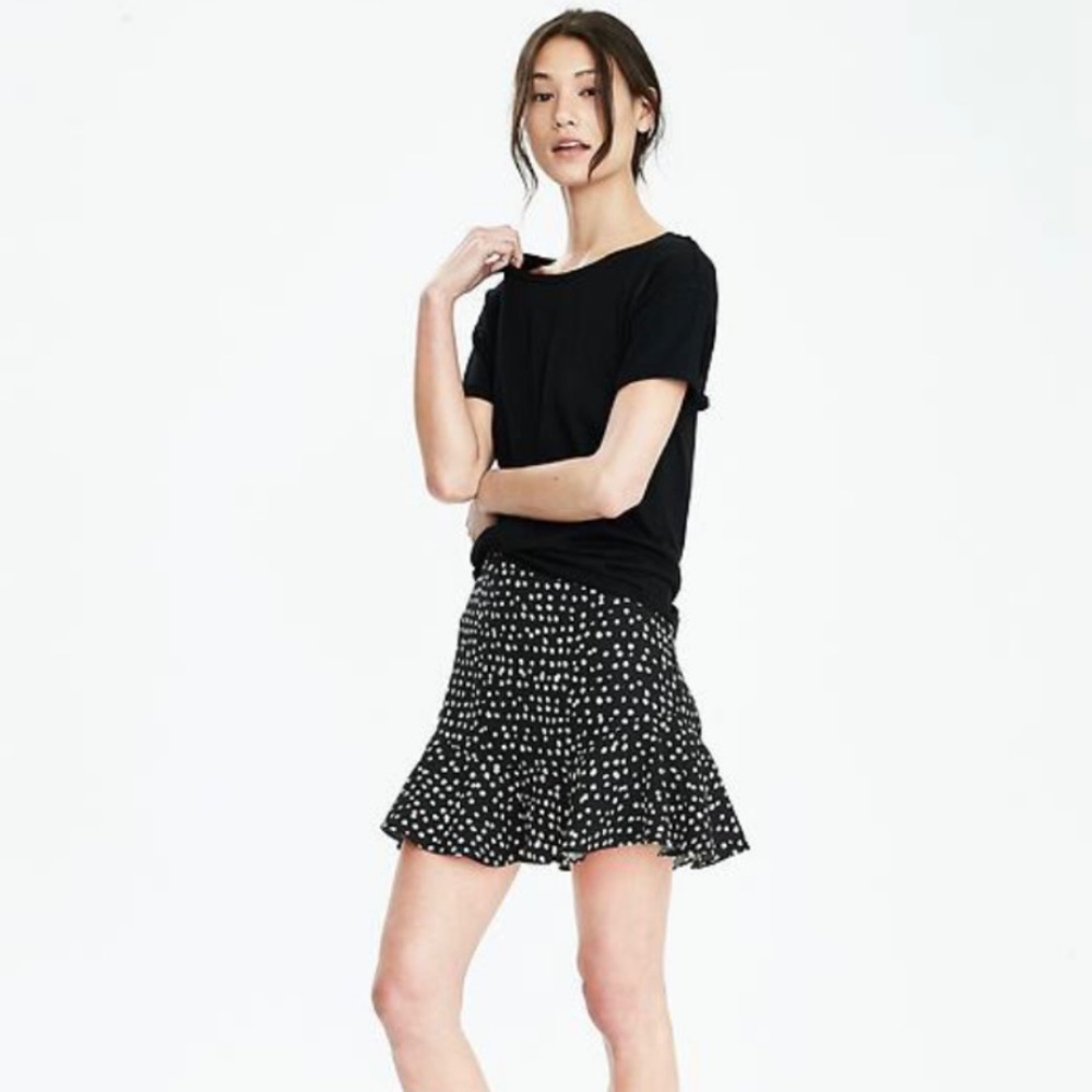 NWOT Banana Republic Small Polka Dot Mini Flounce Skirt.